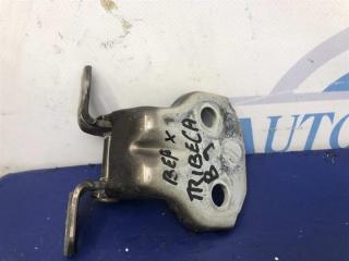 Петля двери нижняя передняя левая TRIBECA B9 05-07