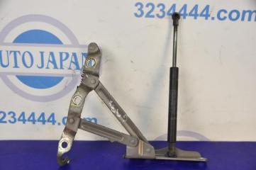 Петля крышки багажника правая INFINITI G25/G35/G37/Q40 06-14