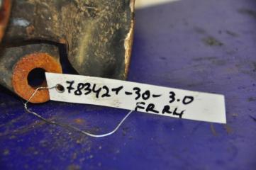 Кулак поворотный передний правый CAMRY 30 02-06