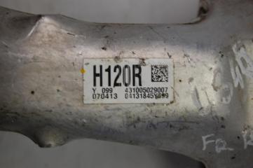 Кулак поворотный передний правый LS460 06-12