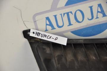 Кронштейн решетки радиатора передний CX-9 06-16