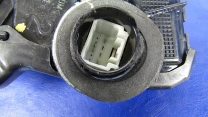 Замок двери передний правый SIENNA 11-16