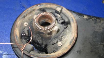 Рычаг передней подвески нижний передний правый AVENSIS 03-08