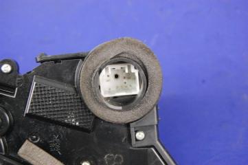 Замок двери передний правый GS350 GS300 05-11