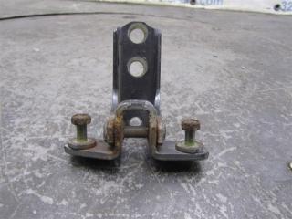 Петля двери нижняя задняя левая OUTLANDER 03-07