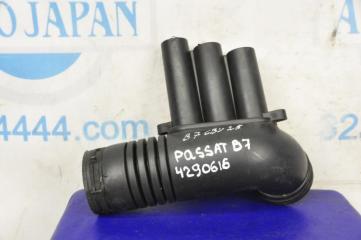 Патрубок воздушного фильтра PASSAT B7 11-15