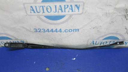 Поводок стеклоочистителя передний PASSAT B7 11-15