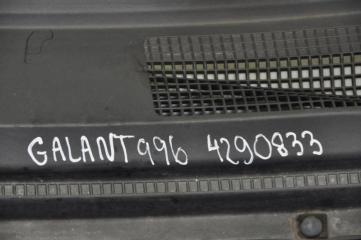 Пластик под лобовое стекло / Жабо GALANT 03-12
