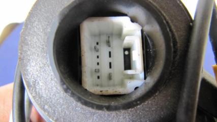 Замок двери задний правый LEXUS ES300 ES330 01-06