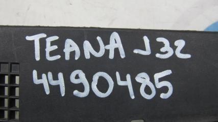 Пластик под лобовое стекло / Жабо TEANA J32 08-14