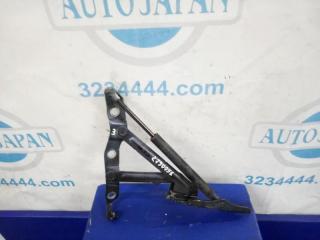 Петля крышки багажника правая INFINITI G25/G35/G37/Q40 06-14