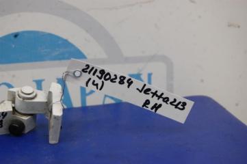 Петля двери верхняя передняя левая JETTA USA 10-17 2015 162 2.0 CBPA