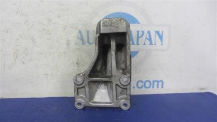 Кронштейн опоры двигателя правый INFINITI M35/M45 04-10 VQ35