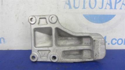 Кронштейн опоры двигателя правый INFINITI M35/M45 04-10 Седан 3.5 VQ35DE