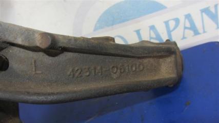 Цапфа задняя левая CAMRY 40 06-11