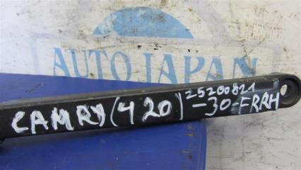 Поводок стеклоочистителя передний правый CAMRY 30 02-06 2003 ACV30 2.4 2AZFE