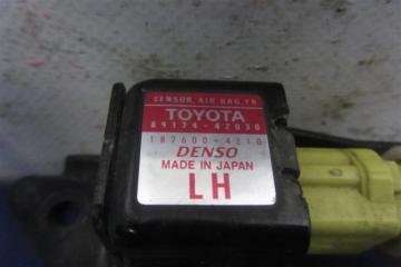 Датчик удара передний левый RAV4 00-05