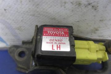 Датчик удара левый RAV4 00-05