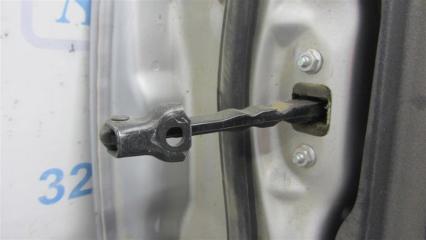 Дверь передняя правая COROLLA 150 06-13