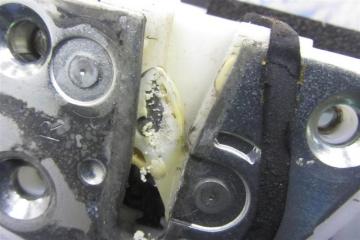 Замок двери передний правый OUTBACK 09-14 BR 2011 Внедорожник 2.5