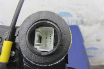 Замок двери задний левый COROLLA 150 06-13