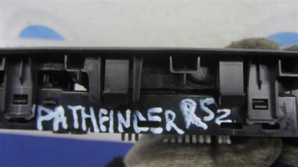 Блок управления стеклоподъемниками передний левый NISSAN PATHFINDER R52 12-21