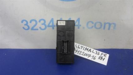 Кнопка стеклоподъемника передняя правая NISSAN ALTIMA L33 12-18 L33 2.5