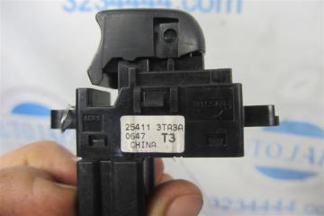 Кнопка стеклоподъемника ALTIMA L33 12-18 L33