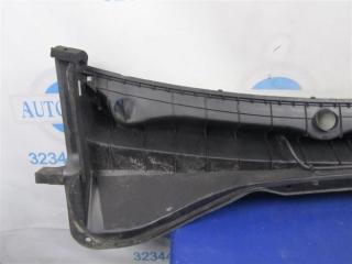 Пластик под лобовое стекло / Жабо SORENTO UM 14-