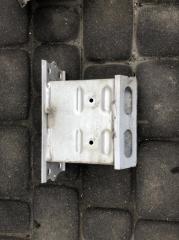 Кронштейн усилителя переднего бампера LS460 06-12