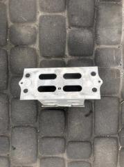 Кронштейн усилителя переднего бампера LS460 06-12