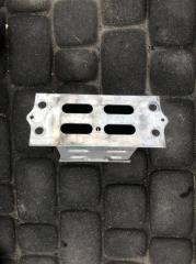 Кронштейн усилителя переднего бампера LS460 06-12