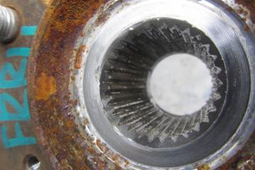 Кулак поворотный передний правый TLX 17-20 2018 Седан 2.4