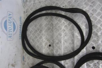 Уплотнитель двери S-CLASS W221 06-13