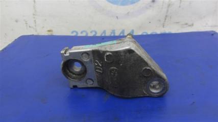 Кронштейн опоры двигателя правый TOYOTA MATRIX 02-08 ZZE132 1.8L 1ZZ-FE