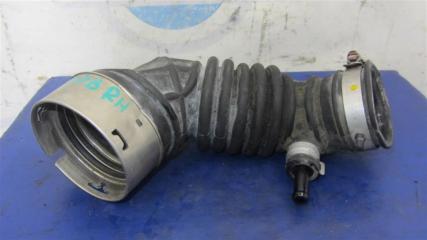 Патрубок воздушного фильтра правый Q50 15-20 2016 Седан 3.0 VR30DDTT