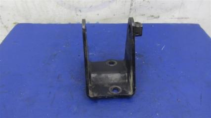 Кронштейн КПП RAV4 00-05 2.0