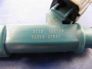 Форсунка топливная TOYOTA PRIUS - 30 09-17 ZVW30 1.8 2ZRFXE
