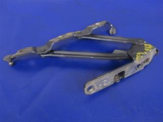 Петля крышки багажника левая INFINITI G25/G35/G37/Q40 06-14