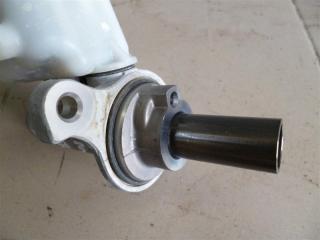 Главный тормозной цилиндр HYUNDAI SONATA YF 10-14 YF 2.4