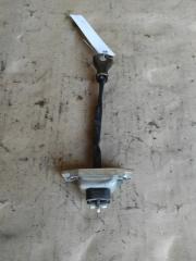 Ограничитель двери задний левый CAMRY 40 06-11