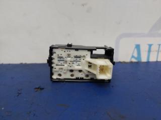 Кнопка стеклоподъемника задняя правая TOYOTA PRIUS - 30 09-17 Хэтчбек