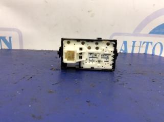 Кнопка стеклоподъемника задняя левая TOYOTA PRIUS - 30 09-17 Хэтчбек