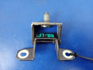 Петля крышки багажника правая NISSAN TIIDA/VERSA C11 04-11