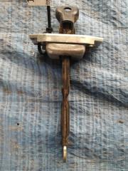 Запчасть ограничитель двери задний левый TOYOTA AURIS 06-12