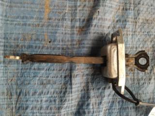 Ограничитель двери задний левый TOYOTA AURIS 06-12