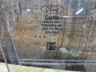 Стекло двери переднее правое FOCUS 10-18 2013 Седан 2.0