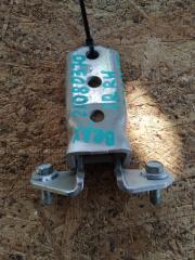 Петля двери верхняя передняя правая MITSUBISHI GALANT 03-12 Б/У Петля двери верхняя передняя правая MITSUBISHI GALANT 03-12