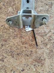 Петля двери верхняя передняя правая MITSUBISHI GALANT 03-12