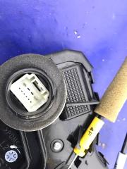 Замок двери передний левый COROLLA 150 06-13 Седан